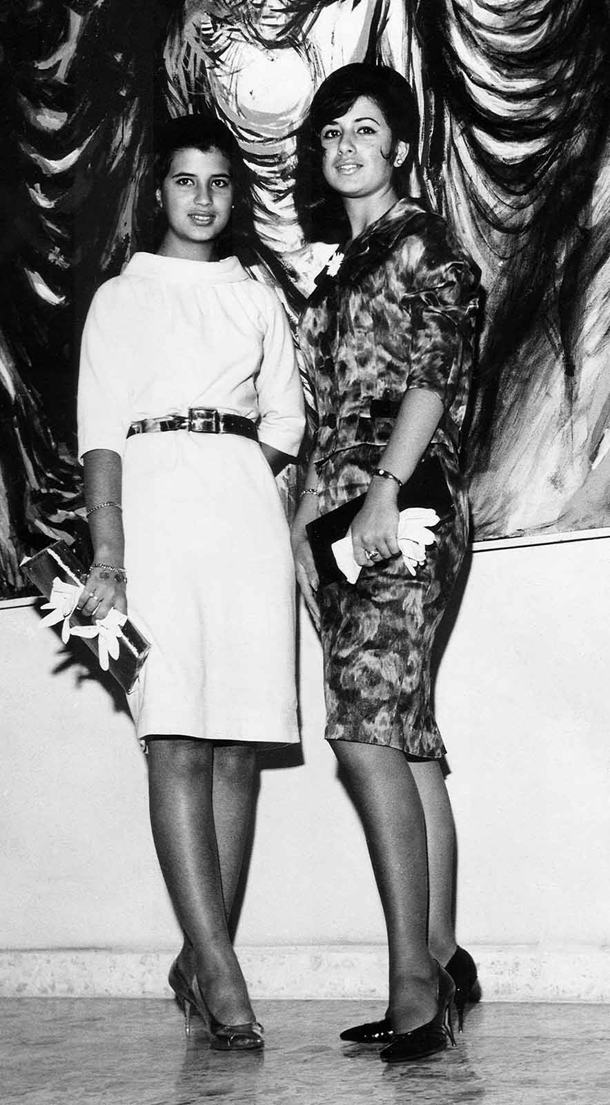 Nácar y Perla de Maria y Campos, hijas de don Armando. (PMC).