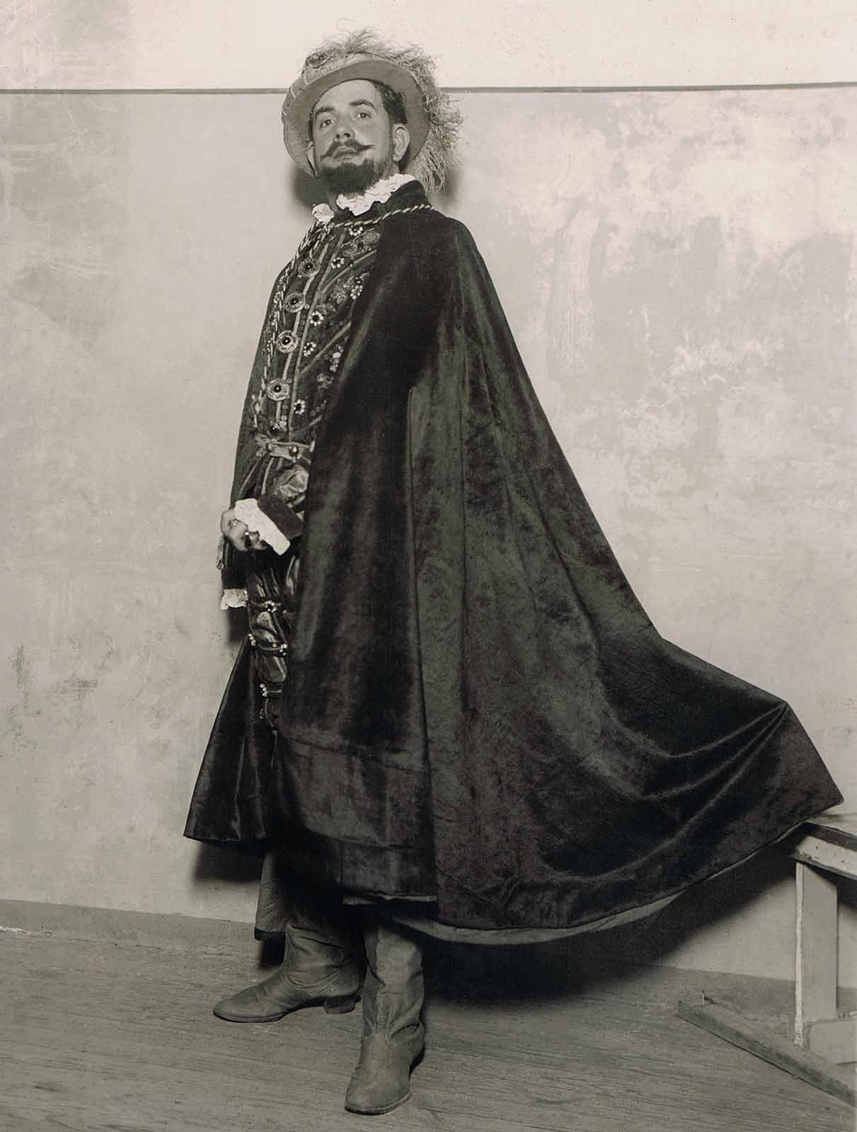 Armando de Maria y Campos como Don Juan Tenorio, s/r. (PMC).