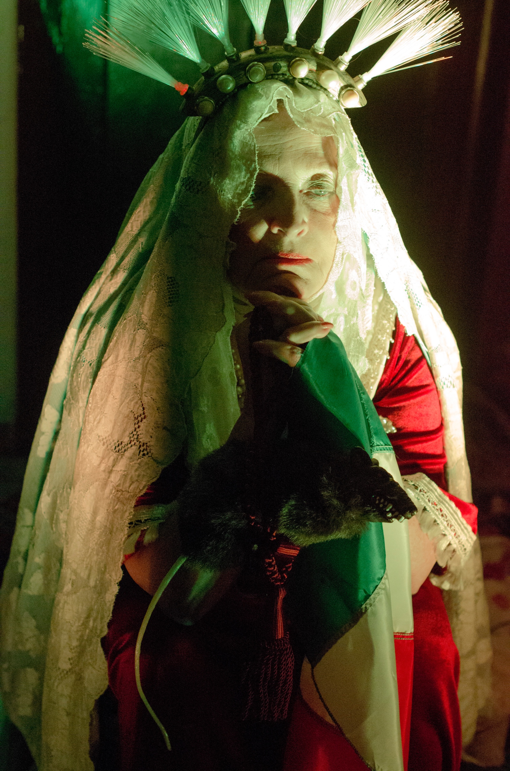 Presentación de María Eugenia Chellet en el Museo de cera viviente y agonizante, 2016