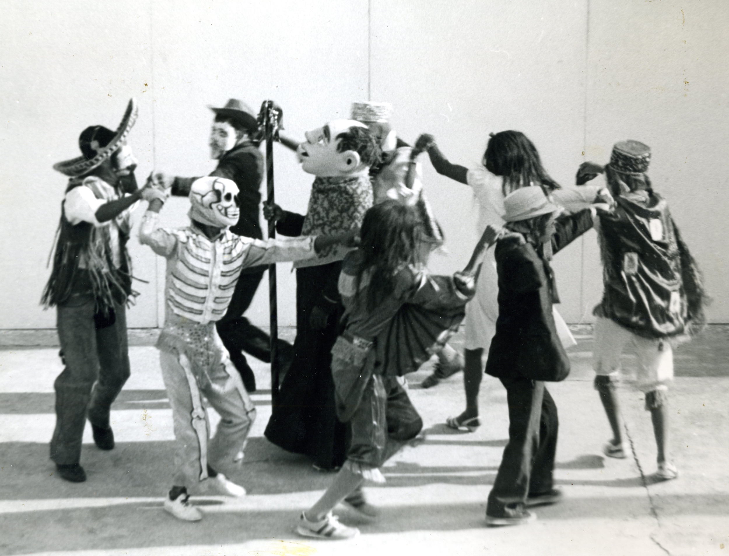 Danza de los ocho locos, 1987